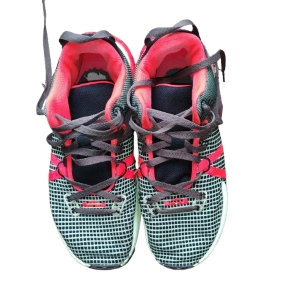 Nike LeBron Witness VII Basketball Shoes Men’s‎ 10.5 Black/Red/Mint – Minor Flaw